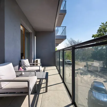Air Conditioned In Center By The River With Parking By Renters 브로츠와프